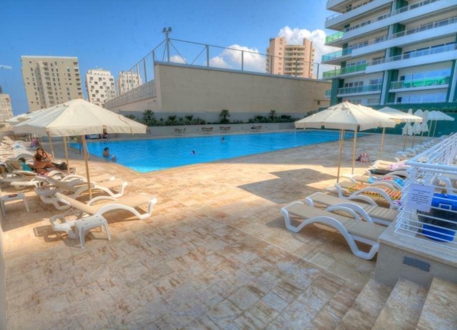 Gorgeous Apartment With Terrace In Fort Cambridge, Pool Сліма Екстер'єр фото
