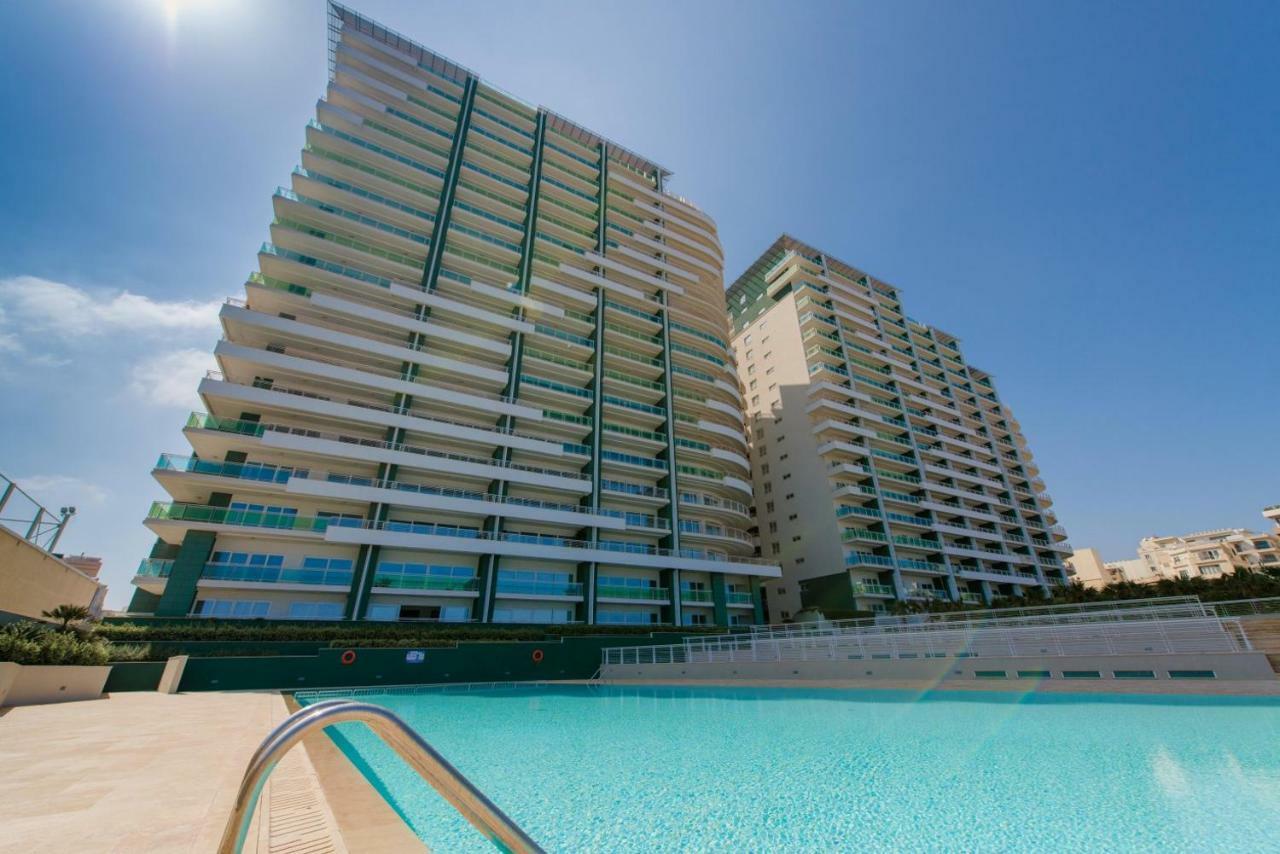 Gorgeous Apartment With Terrace In Fort Cambridge, Pool Сліма Екстер'єр фото