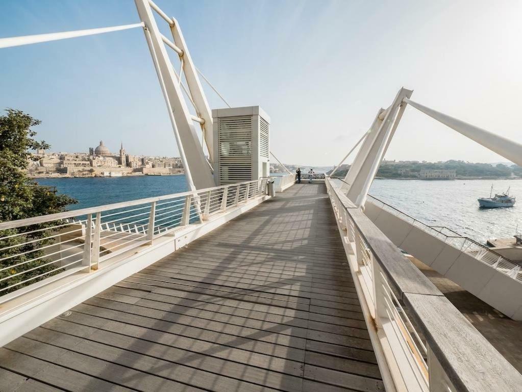 Gorgeous Apartment With Terrace In Fort Cambridge, Pool Сліма Екстер'єр фото