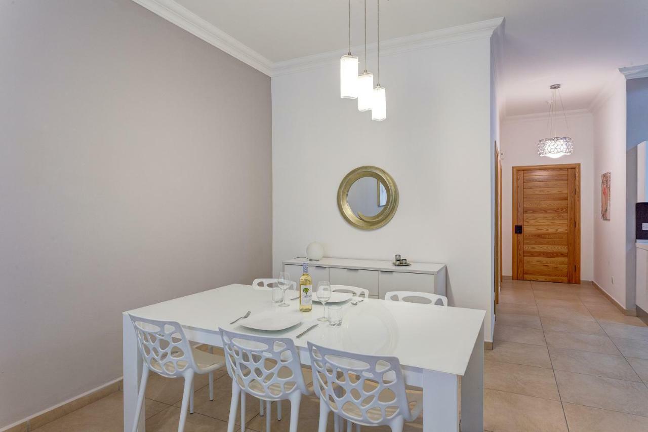 Gorgeous Apartment With Terrace In Fort Cambridge, Pool Сліма Екстер'єр фото