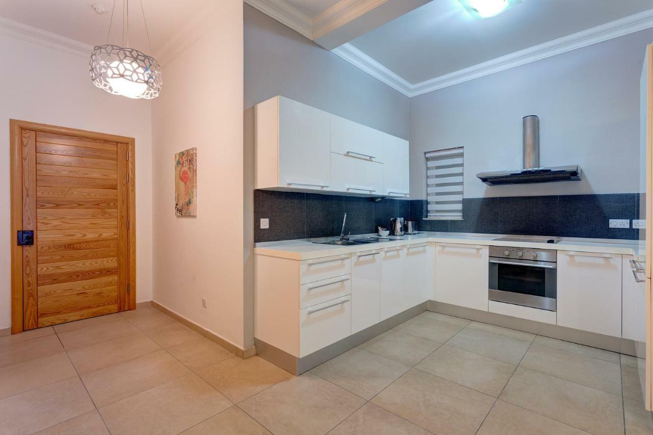 Gorgeous Apartment With Terrace In Fort Cambridge, Pool Сліма Екстер'єр фото